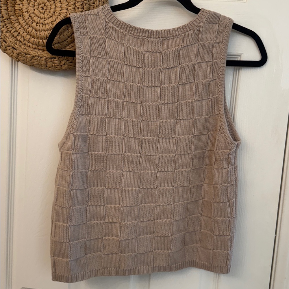 Pink Lily Checkered Knit Vest - Picture 4 of 4